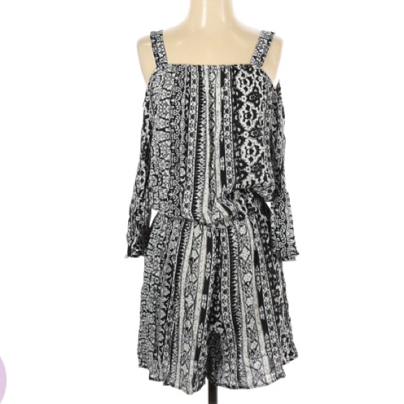 Apt. 9 Boho Cold Shoulder Romper, Size Small